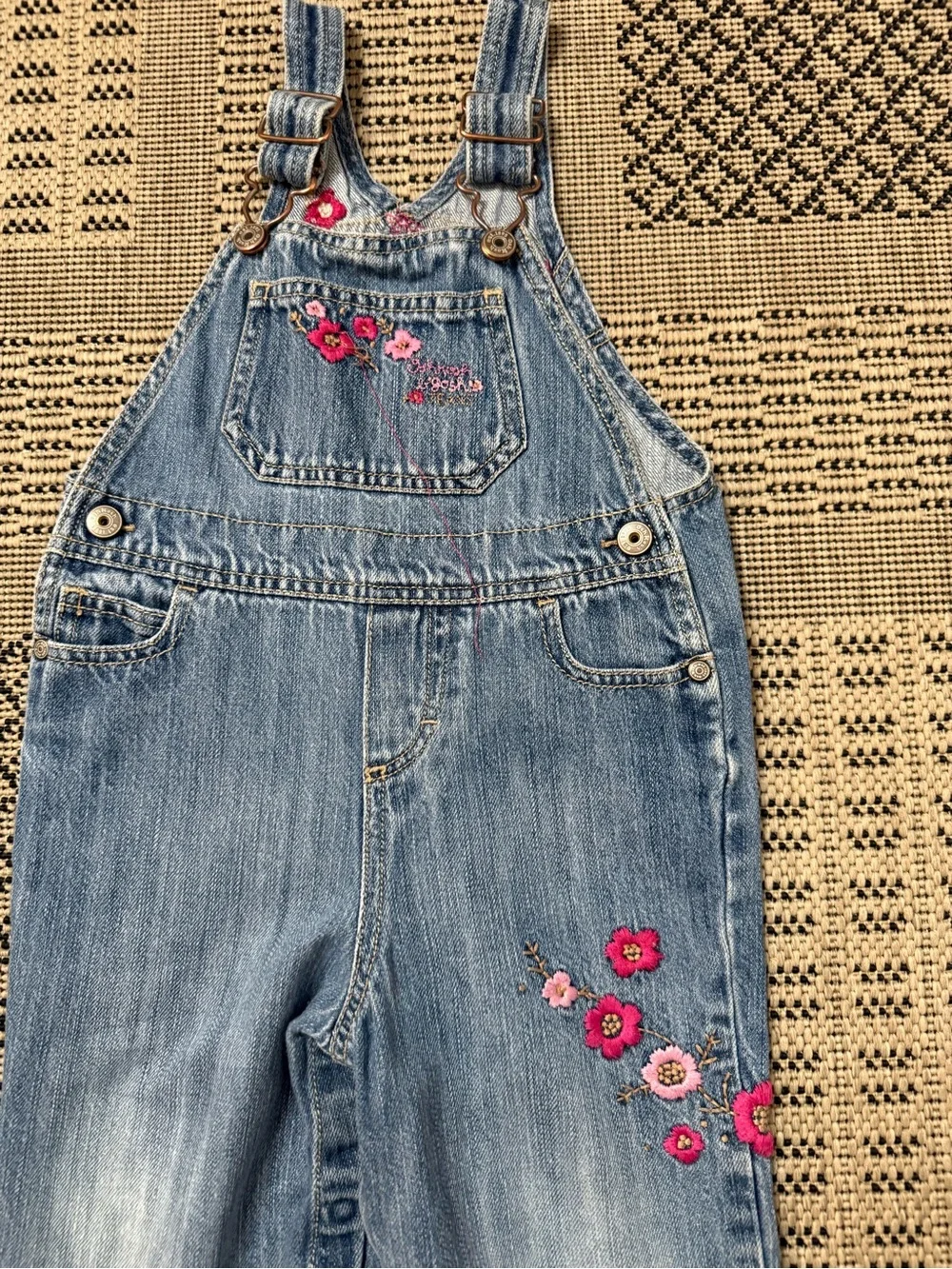 VTG OshKosh B’Gosh Medium Wash Overalls w/ Floral embroidery- size 24m